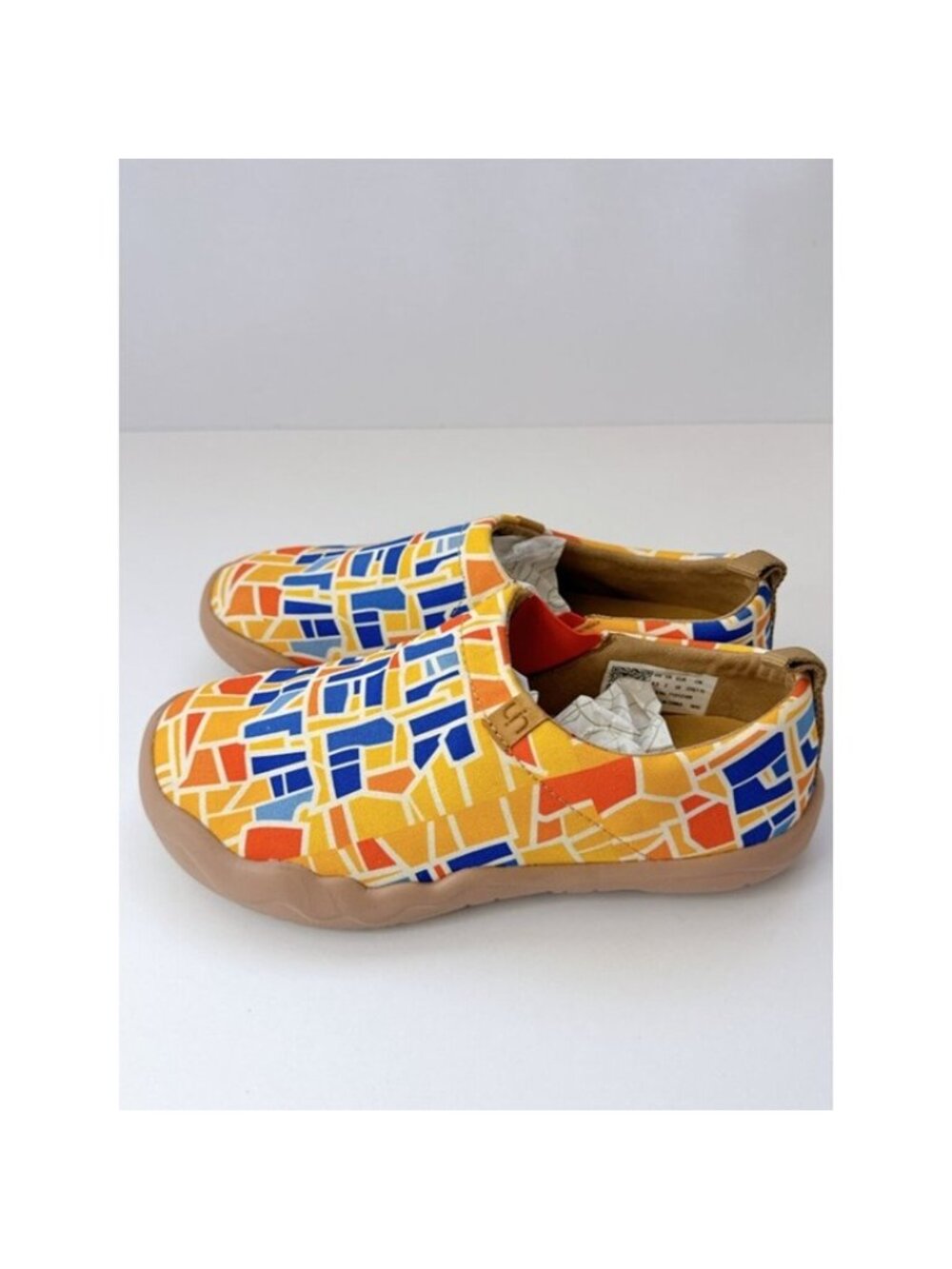 Size 4.5 UIN Giraffe Pattern Slip-On Shoes Women’s Colorful Canvas Travel Flat